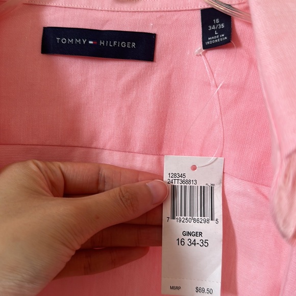 ⚡️NWT⚡️ Tommy Hilfger Pink Button Up Dress Shirt - Picture 2 of 2